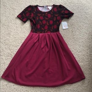 NWT Small LulaRoe Amelia dark pink with floral